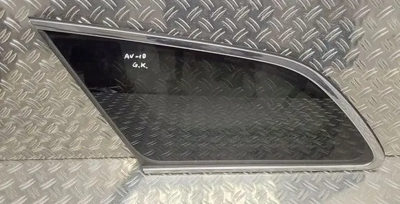Toyota Avensis T270 Rear side window