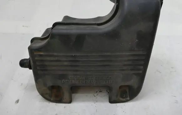 Chrysler Voyager Air filter box 04861178AA