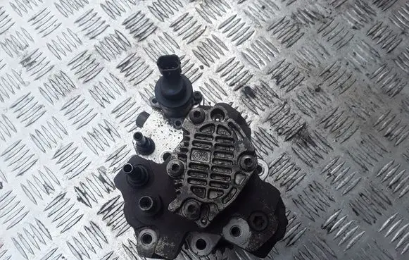 Renault Laguna II Fuel injection high pressure pump 8200108225 0445010075