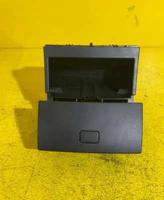 Mercedes-Benz C W203 Glove box set 