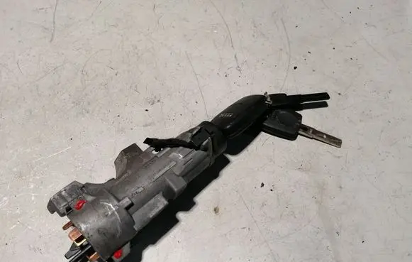 Audi A6 S6 C5 4B Ignition lock 4B0905851C