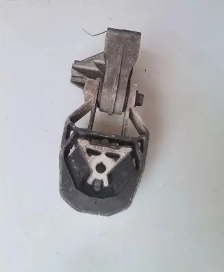 Volvo V40 Engine mount bracket AV616P093NA