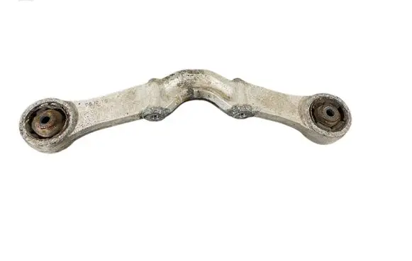 Mitsubishi Pajero Rear differential/diff mount bracket 