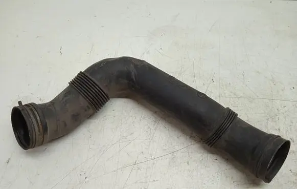 Audi A3 S3 8P Air intake hose/pipe 1K0129618