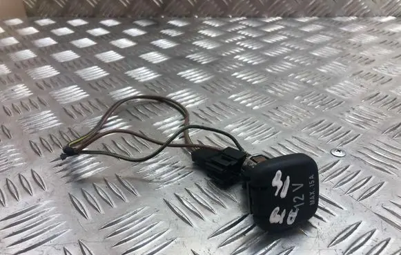 Mercedes-Benz E W211 Cigarette lighter 