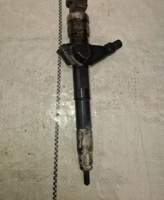 Nissan X-Trail T30 Fuel injector 16600es60a