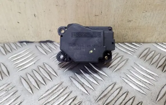 Volvo V40 Cross country Air flap motor/actuator 4N5H19E6166652A BA131108D