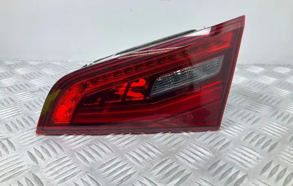 Audi A3 S3 8V Tailgate rear/tail lights 8V4945094A