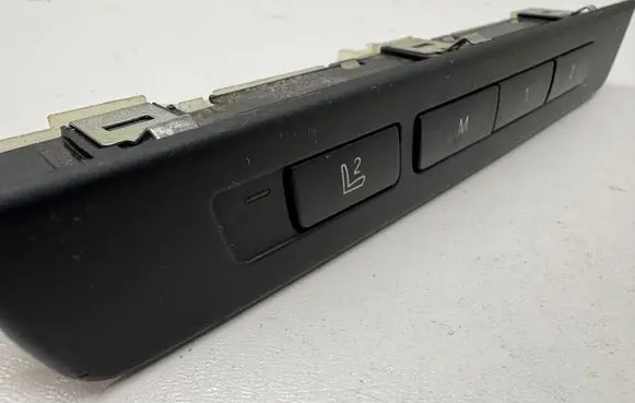 BMW 7 F01 F02 F03 F04 Seat memory switch 9215738 28227031 SZ1311050046