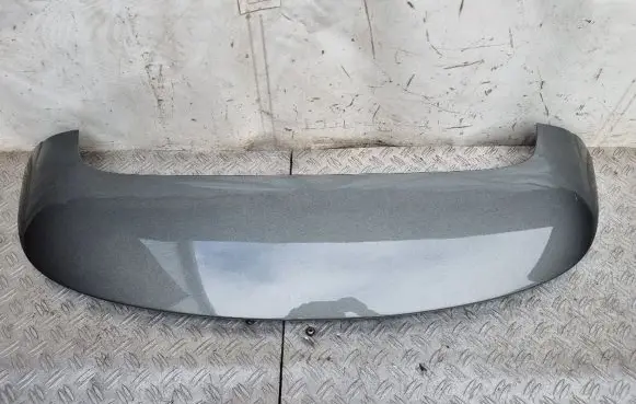Tailgate/trunk spoiler