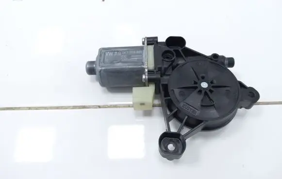 Volkswagen Tiguan Allspace Front door window regulator motor 2K7959801