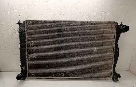 Audi A6 S6 C6 4F Coolant radiator 
