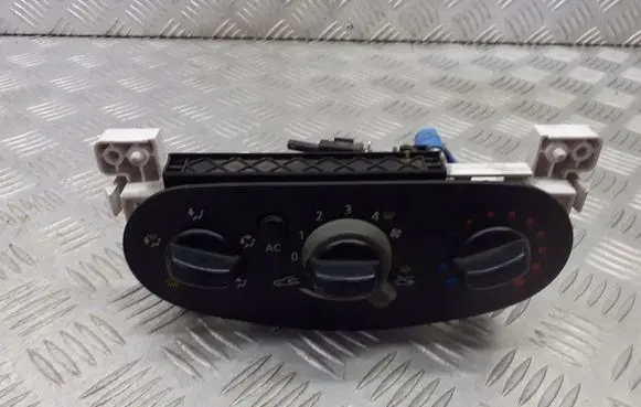 Dacia Sandero Interior fan control switch N1062278B