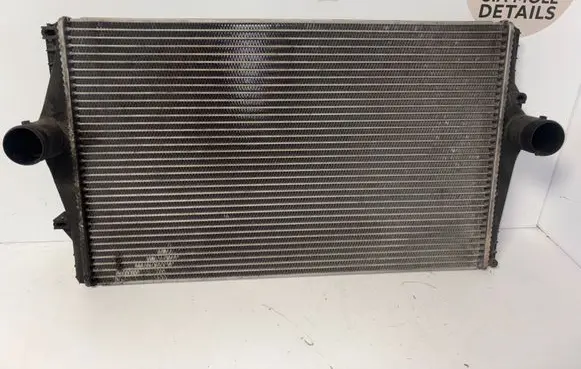 Volvo XC70 Intercooler air channel guide 