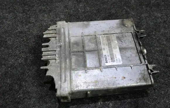 Renault Scenic I Engine control unit/module 0281001699 7700106867