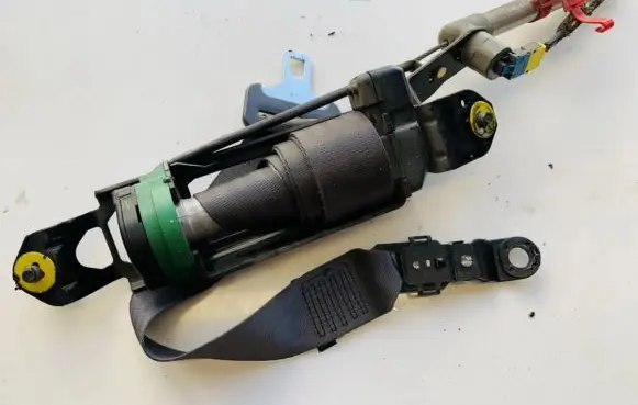 Volvo S60 Front seatbelt 8626240
