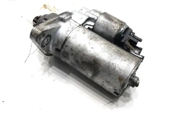 Volkswagen Golf V Starter motor 
