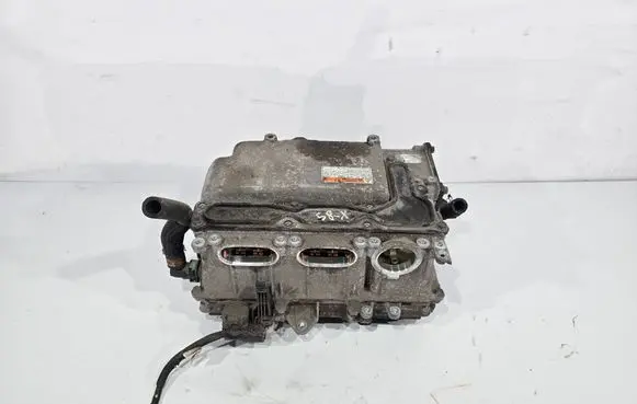 Toyota Auris E180 Voltage converter inverter G920047190