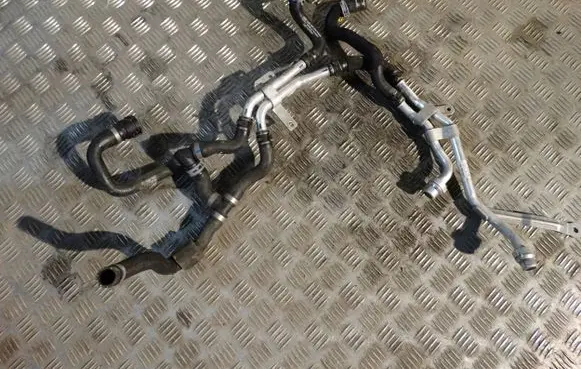 Audi Q8 Engine coolant pipe/hose