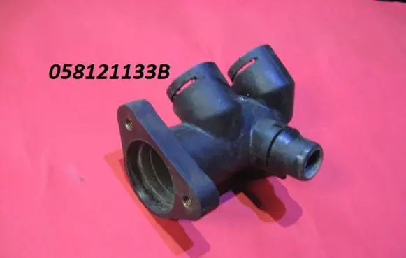 Audi A4 S4 B7 8E 8H Engine coolant pipe/hose 058121133B