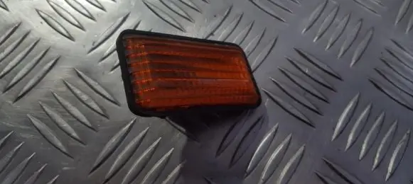 Volkswagen PASSAT B3 Front fender indicator light