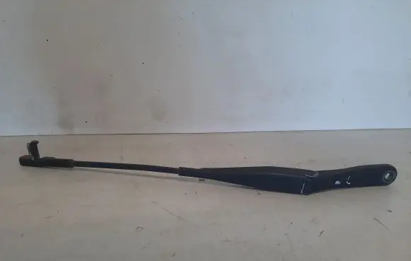 Opel Astra H Front wiper blade arm 13111219
