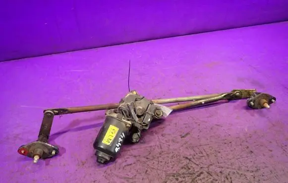 Chevrolet Lanos Front wiper linkage and motor 
