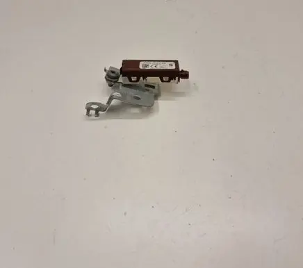 Jaguar F-Type Aerial antenna amplifier FW9318C847EB