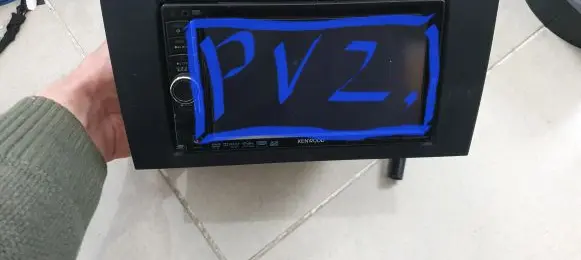 Radio/GPS head unit trim