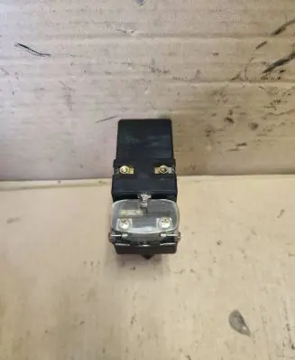 Volkswagen PASSAT B4 Coolant fan relay 357919506A 898719000