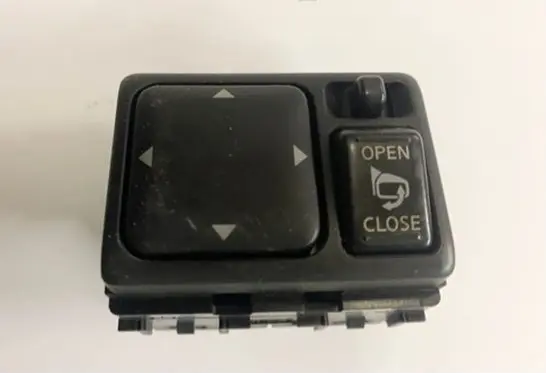 Nissan X-Trail T30 Wing mirror switch 030903