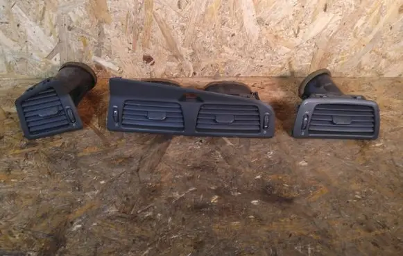 Volvo S60 Dash center air vent grill 3409374 1269