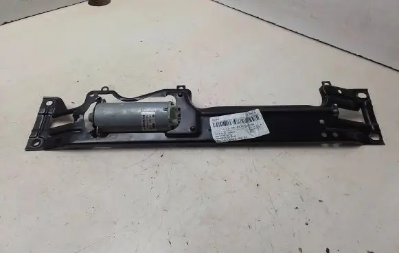 Volkswagen PASSAT B6 Seat adjustment motor 0130002532 198397104