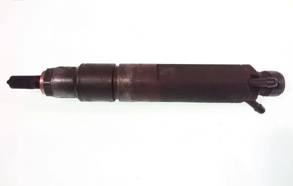 Volkswagen Golf III Fuel injector 028130201G