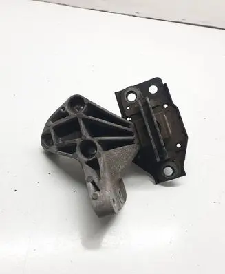 Nissan Qashqai Engine mount bracket 11210JD500