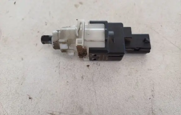 Alfa Romeo 166 Brake pedal sensor switch 60669020
