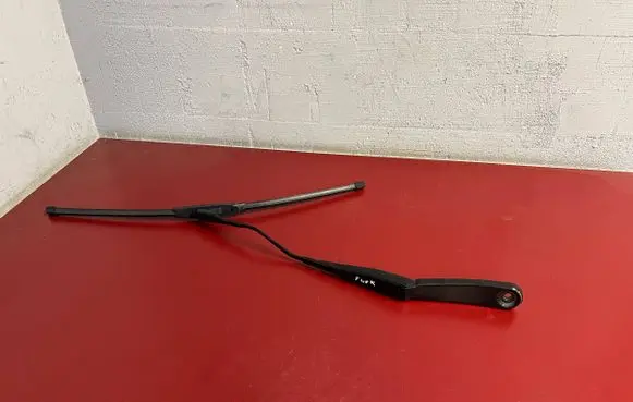 BMW X1 F48 F49 Front wiper blade arm 7360506
