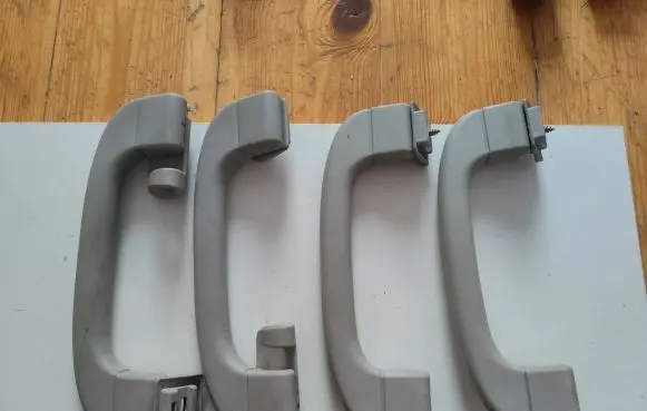 BMW 5 E39 A set of handles for the ceiling 8235578 8235577 8227593