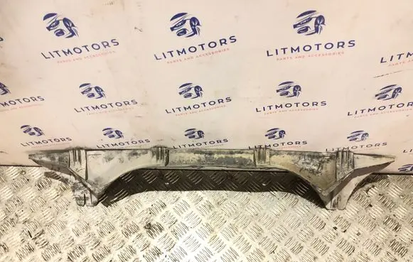 BMW 7 E38 Rear bumper mounting bracket 8125424