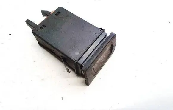 Audi A3 S3 8L Windscreen/window heater switch 1j0953235j 1j0953235h