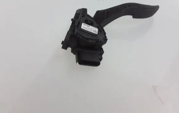 Volvo S80 Accelerator throttle pedal 6G929F836DD