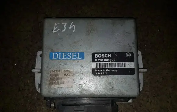 BMW 5 E34 Engine control unit/module 2242212 0281001122