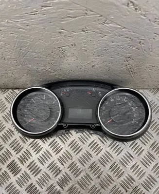 Peugeot 5008 Speedometer (instrument cluster) 9666174980 00373478 69189230U