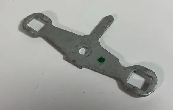 BMW 5 G30 G31 G38 Fuel Injector clamp holder 7599878