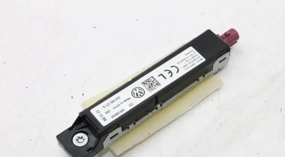Volkswagen Polo VI Aerial antenna amplifier 2G0035577A