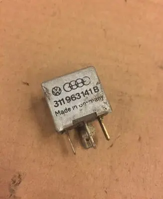 Volkswagen Golf III Other relay 311963141B