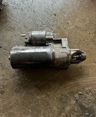 Mercedes-Benz E W211 Starter motor A0061514101 0001115049