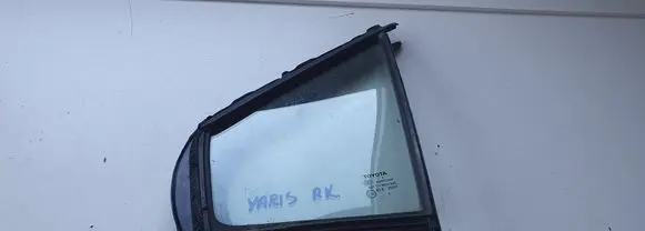 Toyota Yaris Front door vent window glass four-door 