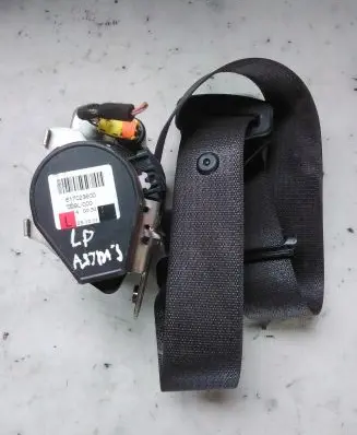 Opel Astra J Front seatbelt 617023600