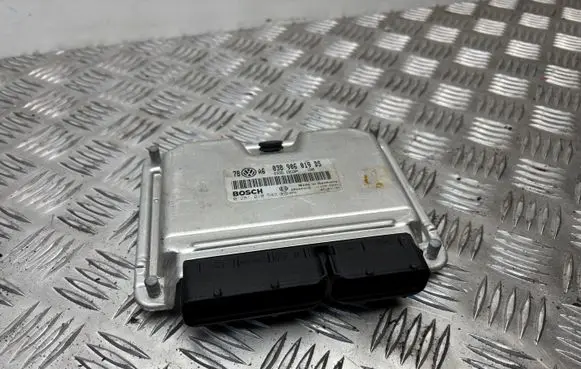 Volkswagen PASSAT B5.5 Engine control unit/module 038906019DS 0281010543